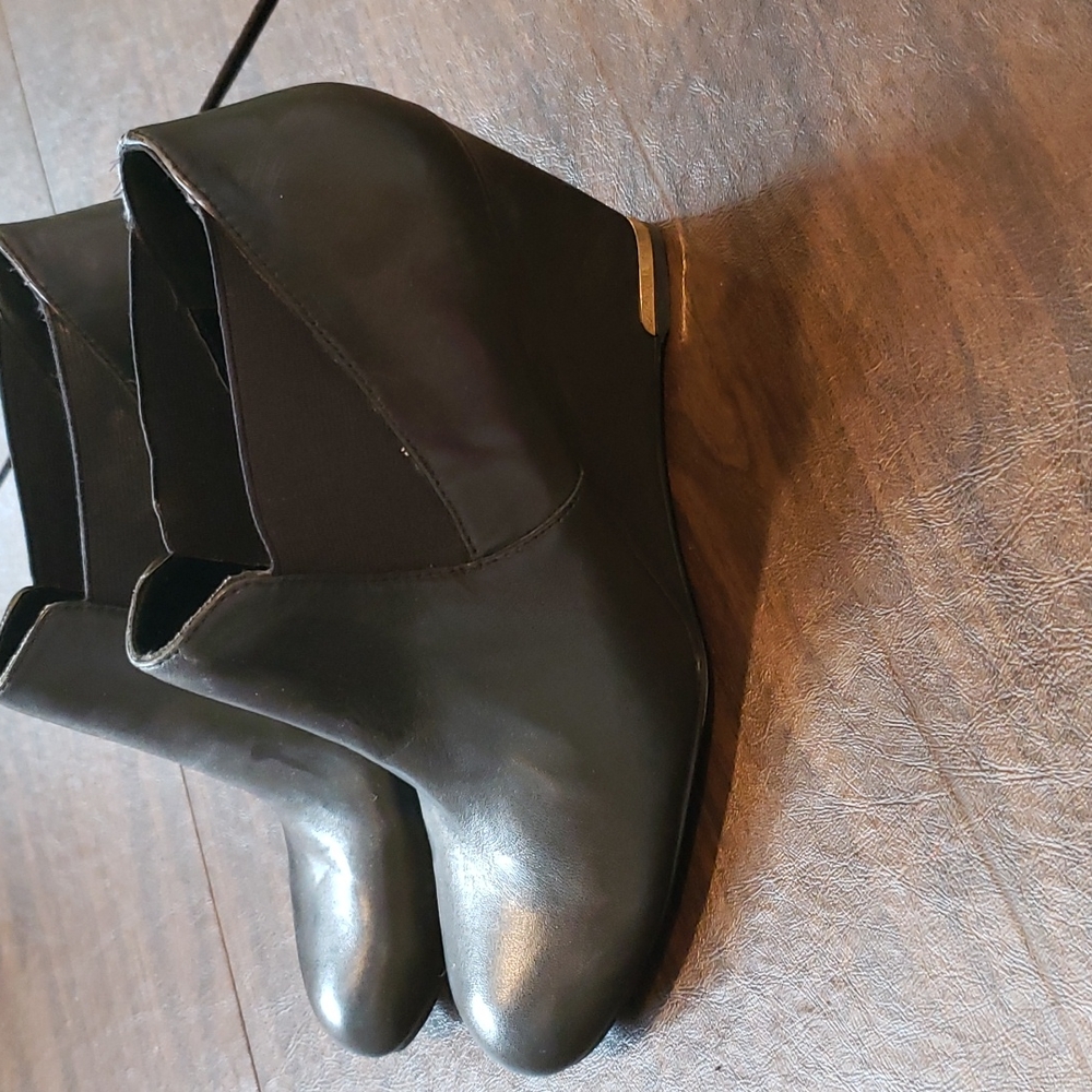 Bandelino Wedge booties